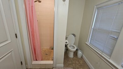 44 Greycliff Rd, Unit 2 in Boston, MA - Foto de edificio - Building Photo