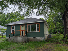Room in House on Dixon Cir in Gastonia, NC - Building Photo - Building Photo