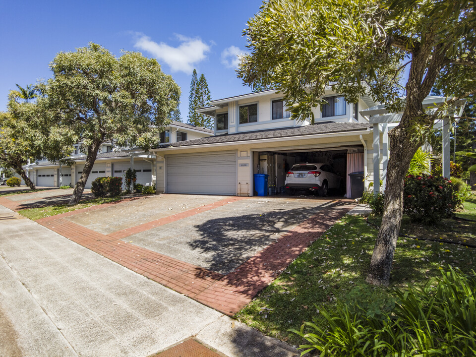 Mililani Pinnacle in Mililani, HI - Building Photo