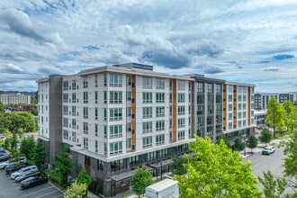 Merrill Gardens at Tukwila in Tukwila, WA - Foto de edificio - Building Photo