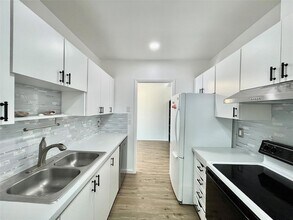 400 N Riverside Dr, Unit 403 in Pompano Beach, FL - Building Photo - Building Photo