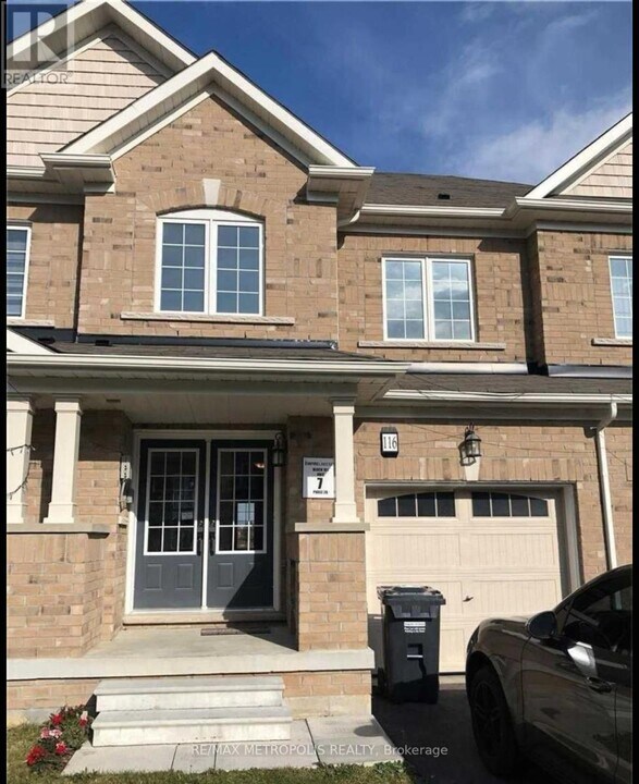 116 Golden Springs Dr in Brampton, ON - Building Photo
