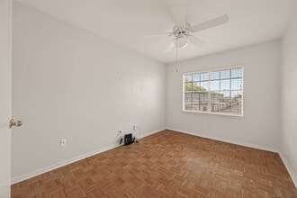 6404 Burgoyne Dr., Unit 159 in Houston, TX - Building Photo - Building Photo