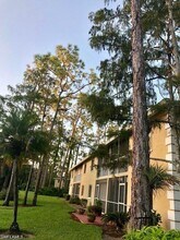 5780 Woodmere Lake Cir-Unit -I-201 in Naples, FL - Foto de edificio - Building Photo