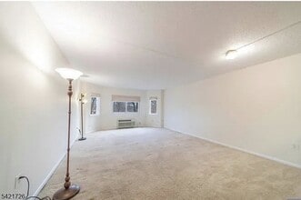 310 Lookout Ave in Hackensack, NJ - Building Photo - Building Photo