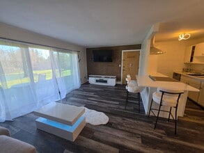 5721 Som Center Rd, Unit 20 in Solon, OH - Building Photo - Building Photo