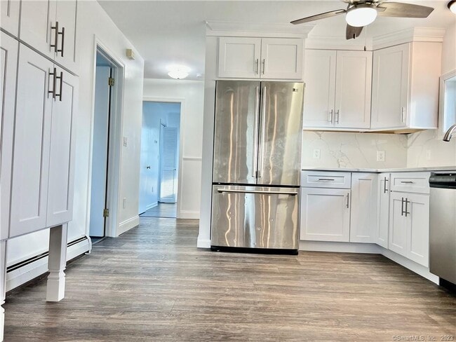 826 Oldfield Road in Fairfield, CT - Building Photo - Building Photo