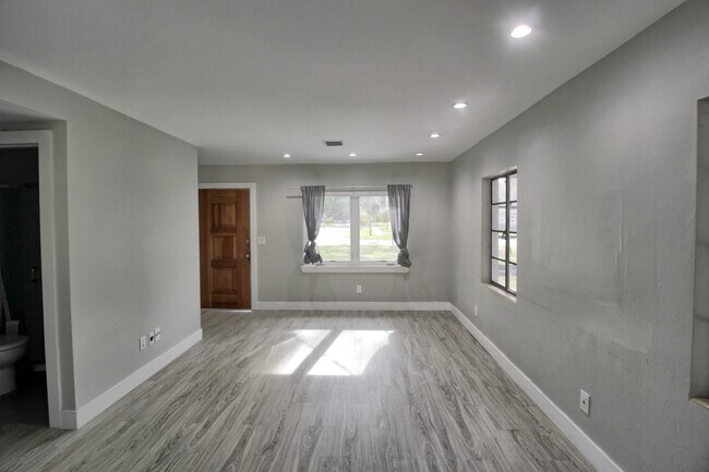3027 E Crystal Lake Ave in Orlando, FL - Building Photo - Building Photo