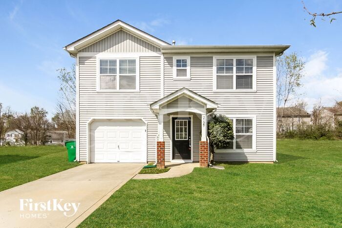 2129 Sebastiani Dr in Charlotte, NC - Foto de edificio