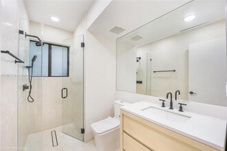 555 NE 52nd Ter in Miami, FL - Building Photo - Building Photo