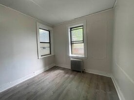1 Noll Pl in Newark, NJ - Building Photo