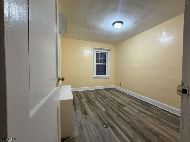 579 Leo St in Hillside, NJ - Building Photo - Building Photo