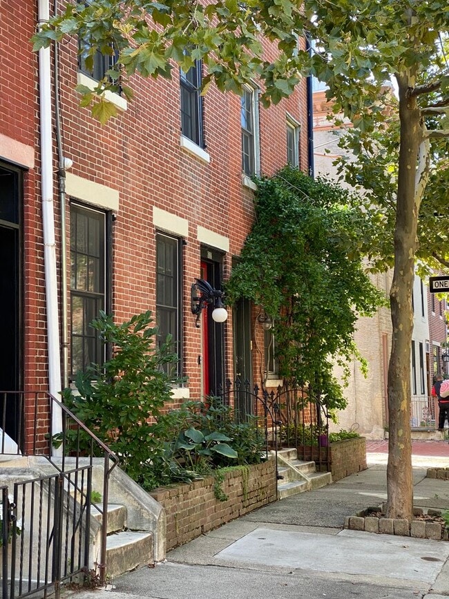 property at 624 Catharine St