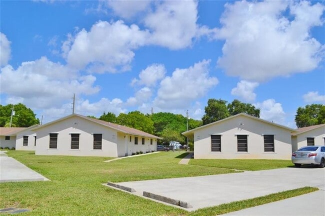 property at 203 N 59th Ave