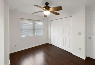 901 12th St in Clermont, FL - Foto de edificio - Building Photo