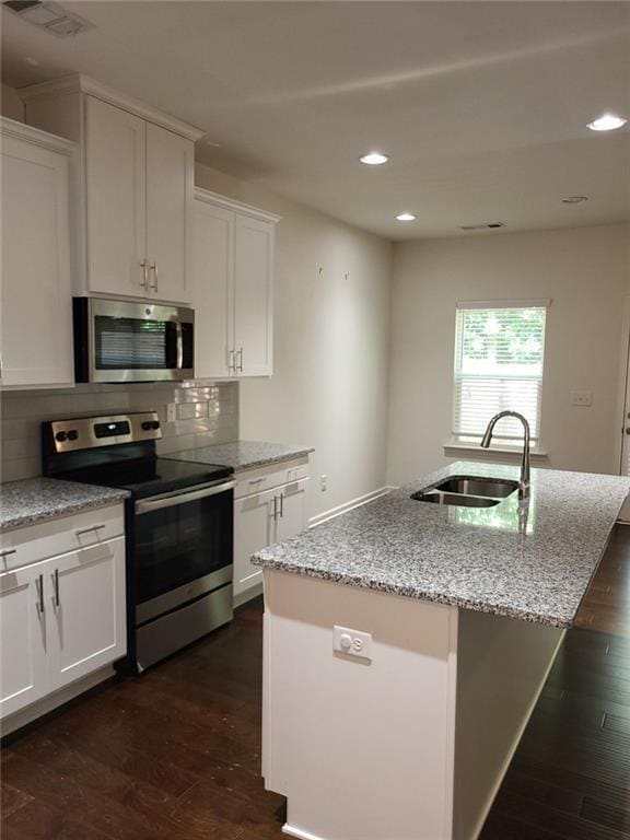 5211 Madeline Pl in Stone Mountain, GA - Foto de edificio - Building Photo