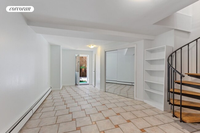 314 W 94th St in New York, NY - Building Photo - Building Photo