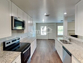 12842 Muir Woods Trail in Humble, TX - Foto de edificio - Building Photo