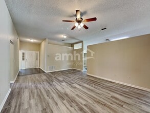 1157 Windy Willows Dr in Jacksonville, FL - Foto de edificio - Building Photo