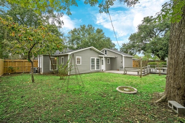 property at 1110 Woods Dr