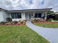 140 Pocatella St in Miami Springs, FL - Building Photo - Building Photo