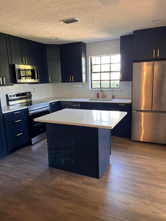 7281 SE Concord Pl in Hobe Sound, FL - Building Photo