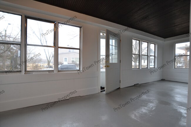 573 Dover St in Joliet, IL - Foto de edificio - Building Photo