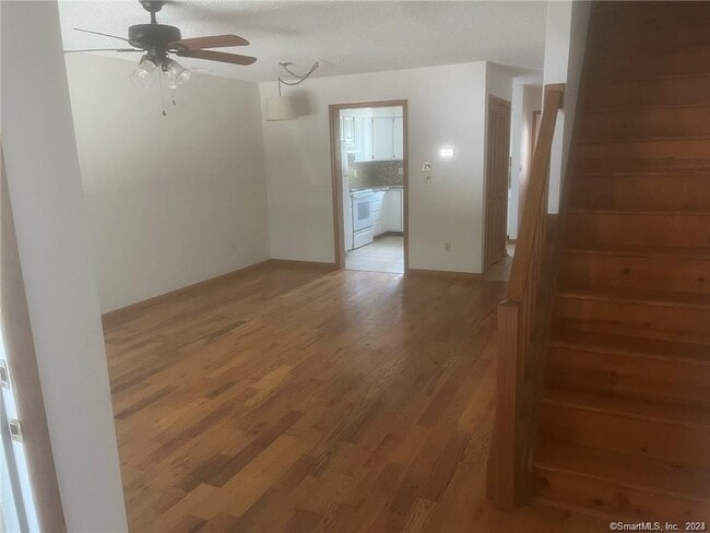 property at 10 MacIntosh Ln