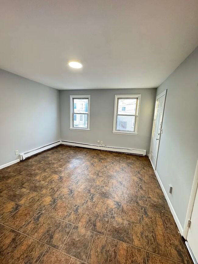 95 Butler St, Unit 1 in Paterson, NJ - Building Photo - Building Photo