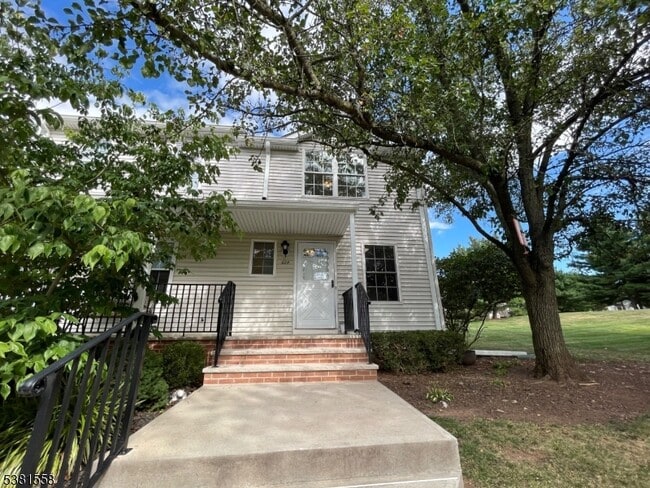 property at 608 Wedgewood Cir