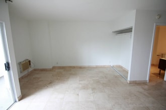 3949 Los Feliz Blvd in Los Angeles, CA - Foto de edificio - Building Photo