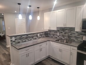 305 Greenway Ave in Darby, PA - Building Photo - Building Photo