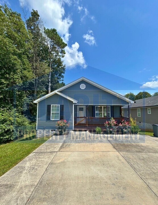 2707 SE Woodland Dr in Cleveland, TN - Building Photo
