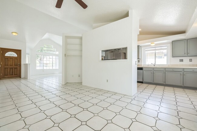 69716 Cypress Rd in Cathedral City, CA - Building Photo - Building Photo