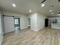 1121 W Gramercy Pl in San Antonio, TX - Foto de edificio - Building Photo