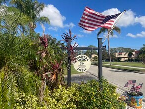 218 Dogwood Cir, Unit The Gardens in Seminole, FL - Building Photo - Building Photo