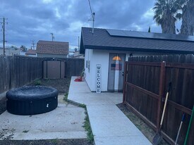 125 N Walnut Ave in Ripon, CA - Building Photo