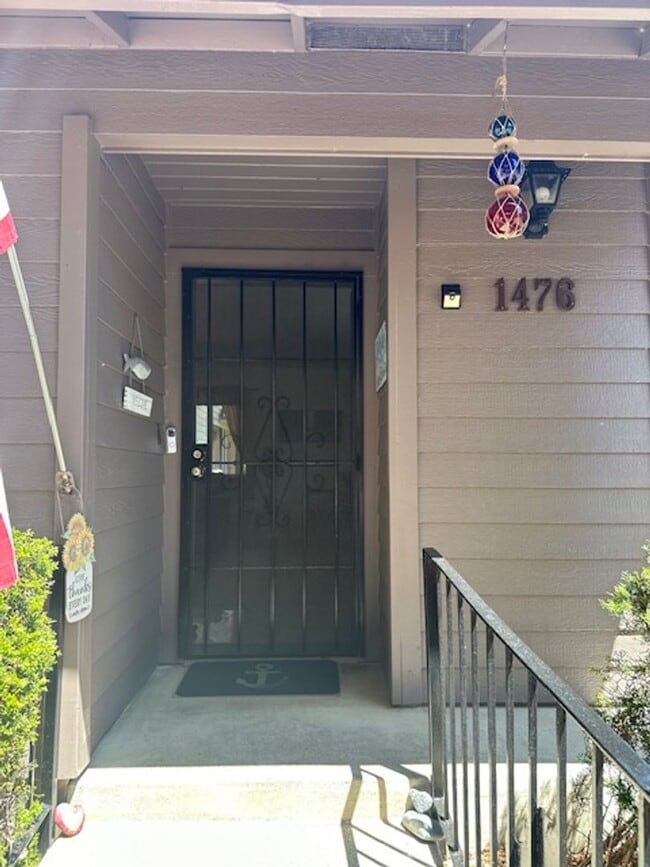 property at 1476 Glenwood Dr