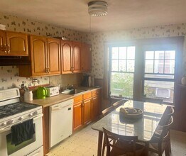 22 -24 Bayard St, Unit #1 (First Floor) in Boston, MA - Building Photo - Building Photo