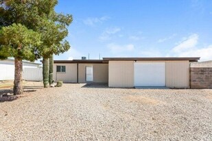 7530 E Poinciana Dr in Tucson, AZ - Building Photo