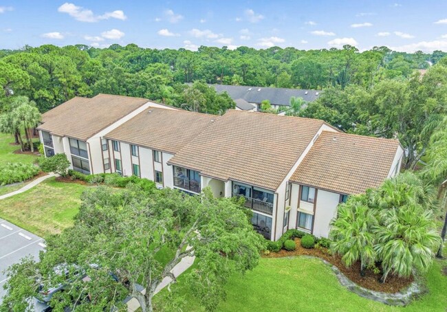 2114 SW Silver Pine Way in Palm City, FL - Building Photo - Building Photo
