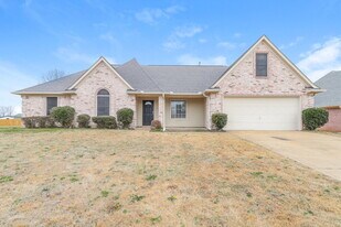 13078 Braybourne Pkwy in Olive Branch, MS - Building Photo