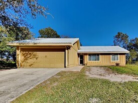 3127 Forestgreen Dr N in Lakeland, FL - Building Photo