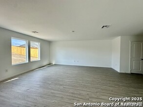 577 Rogers Pike in San Antonio, TX - Building Photo - Building Photo