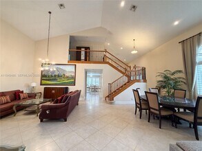 3279 Huntington in Weston, FL - Building Photo - Building Photo