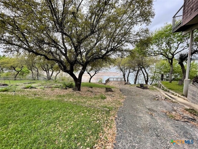 property at 1415 Glenn Dr
