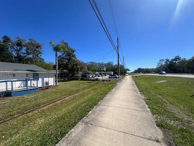 3100 E Moody Blvd in Bunnell, FL - Building Photo - Building Photo