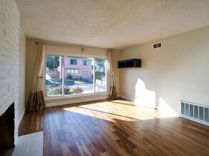 621 Forest Lake Dr in Pacifica, CA - Building Photo - Building Photo