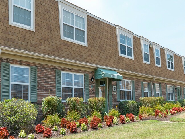 Warwick Village in Newport News, VA - Building Photo - Building Photo