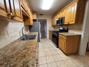 8199 Terrace Garden Dr in St. Petersburg, FL - Building Photo - Building Photo